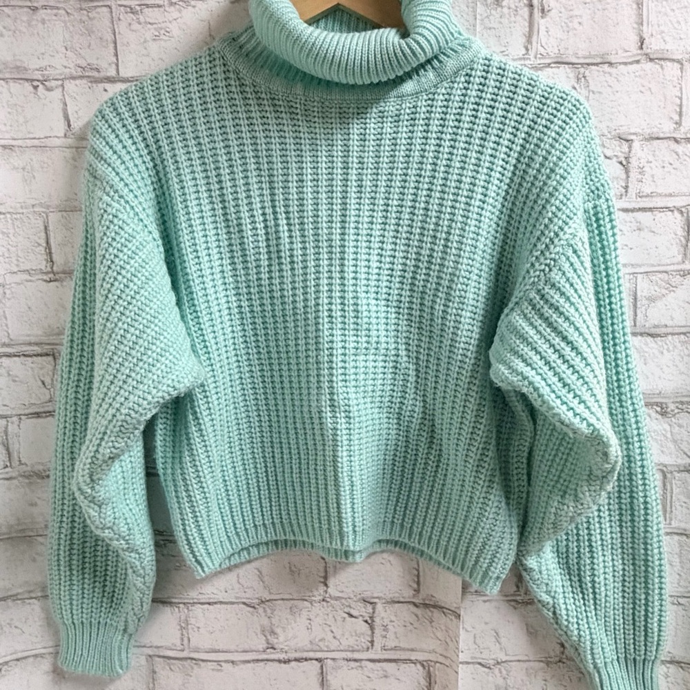 Vintage Women’s Mint Turtleneck Cropped Chunky Knit Sweater 80’s